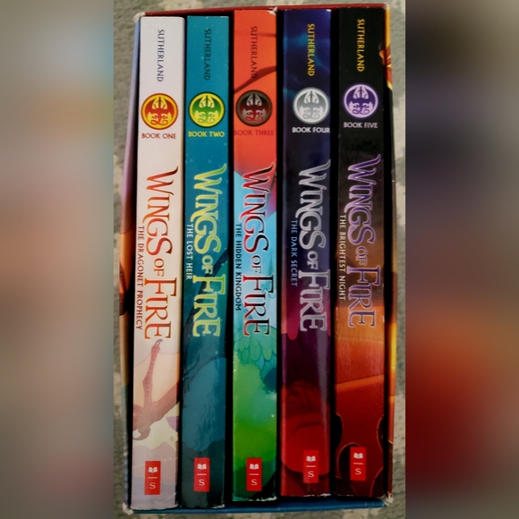 Wings of Fire Library of Books 1-5 - Picture 3 of 11